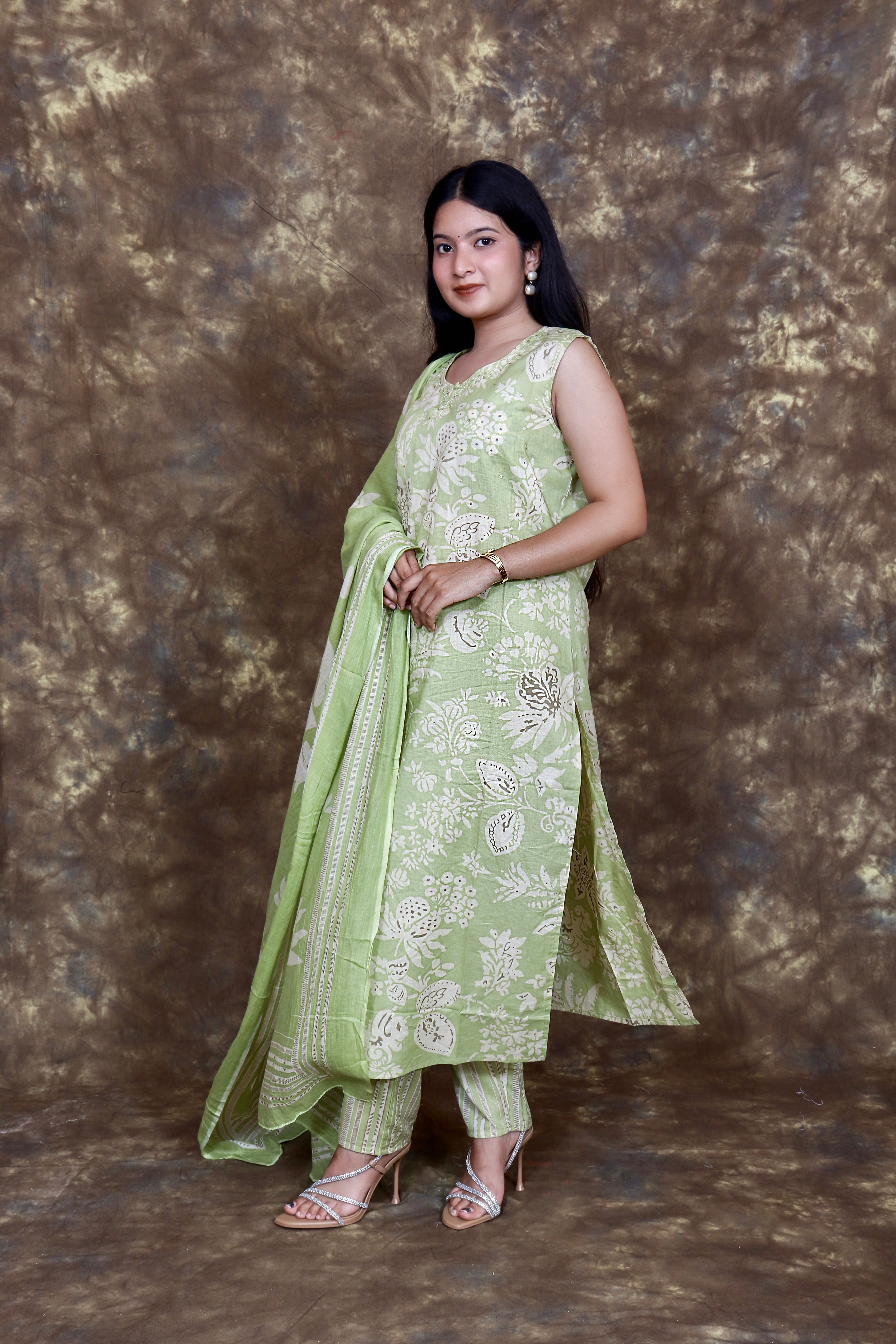 Ethnic Floral Printed and Embroiered Kurta Set with Dupatta - Pastel Green